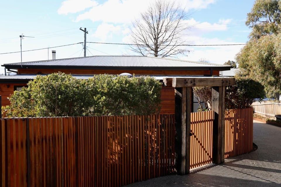 Alpine Digs - Dog Friendly House in Jindabyne