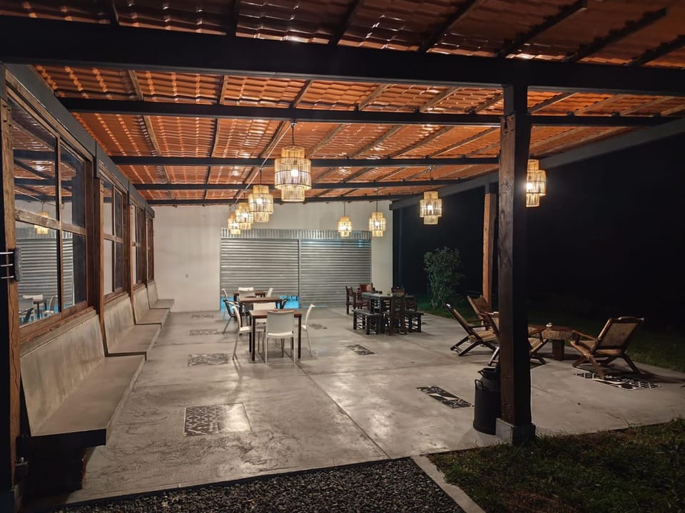Seating area, Dining area
