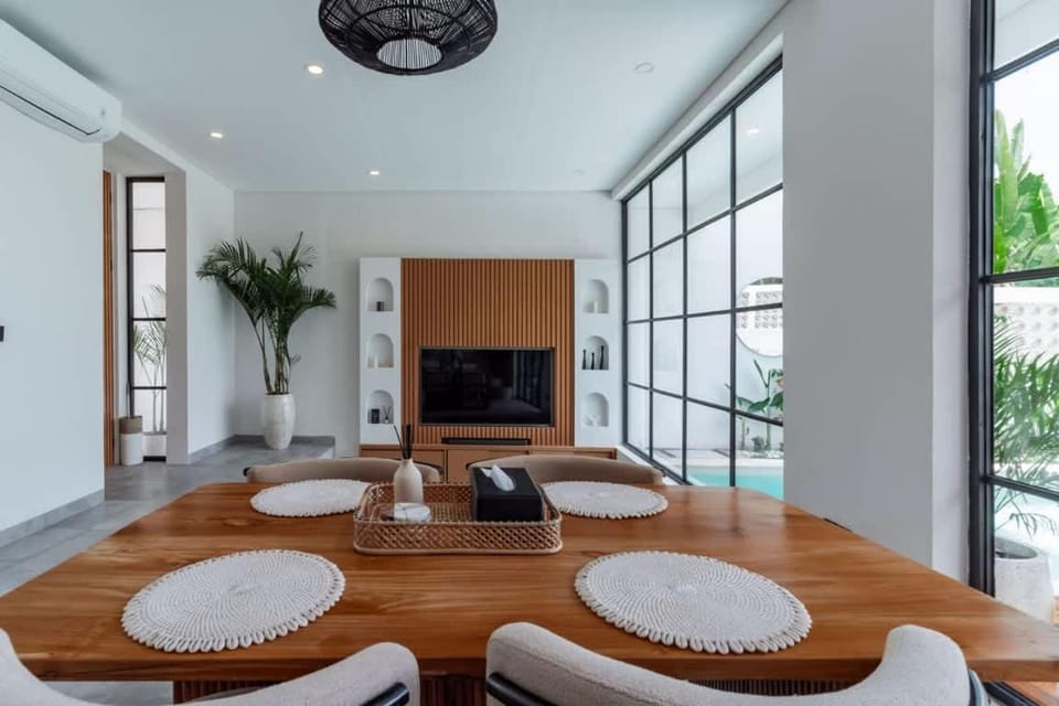 Tropical Villa near Canggu with Rice Field Views Villa in North Kuta