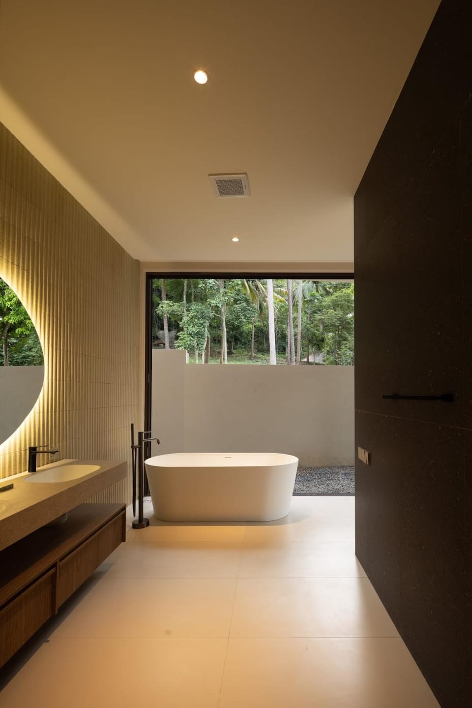 Bed, Seating area, Bedroom