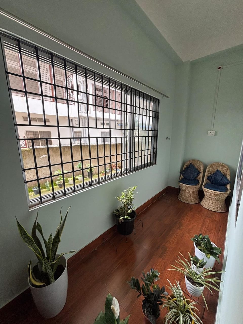 Aalohee - Happy Green Space Cozy & Spacious 1BHK Apartment in India