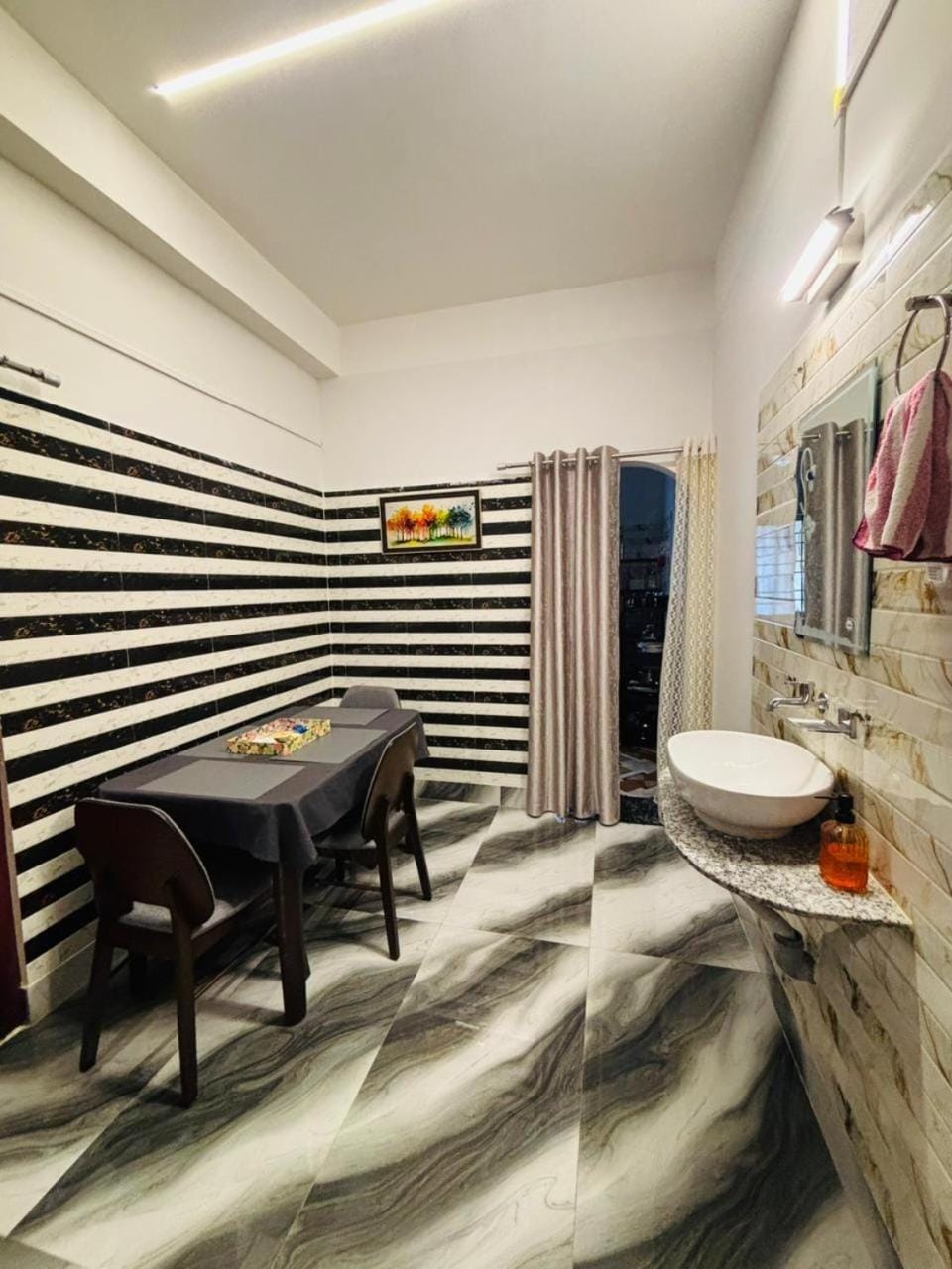 Aalohee - Happy Green Space Cozy & Spacious 1BHK Apartment in India