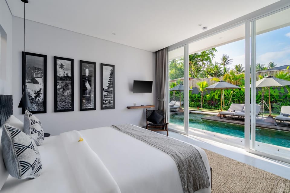 Bed, TV and multimedia, Bedroom, air conditioner