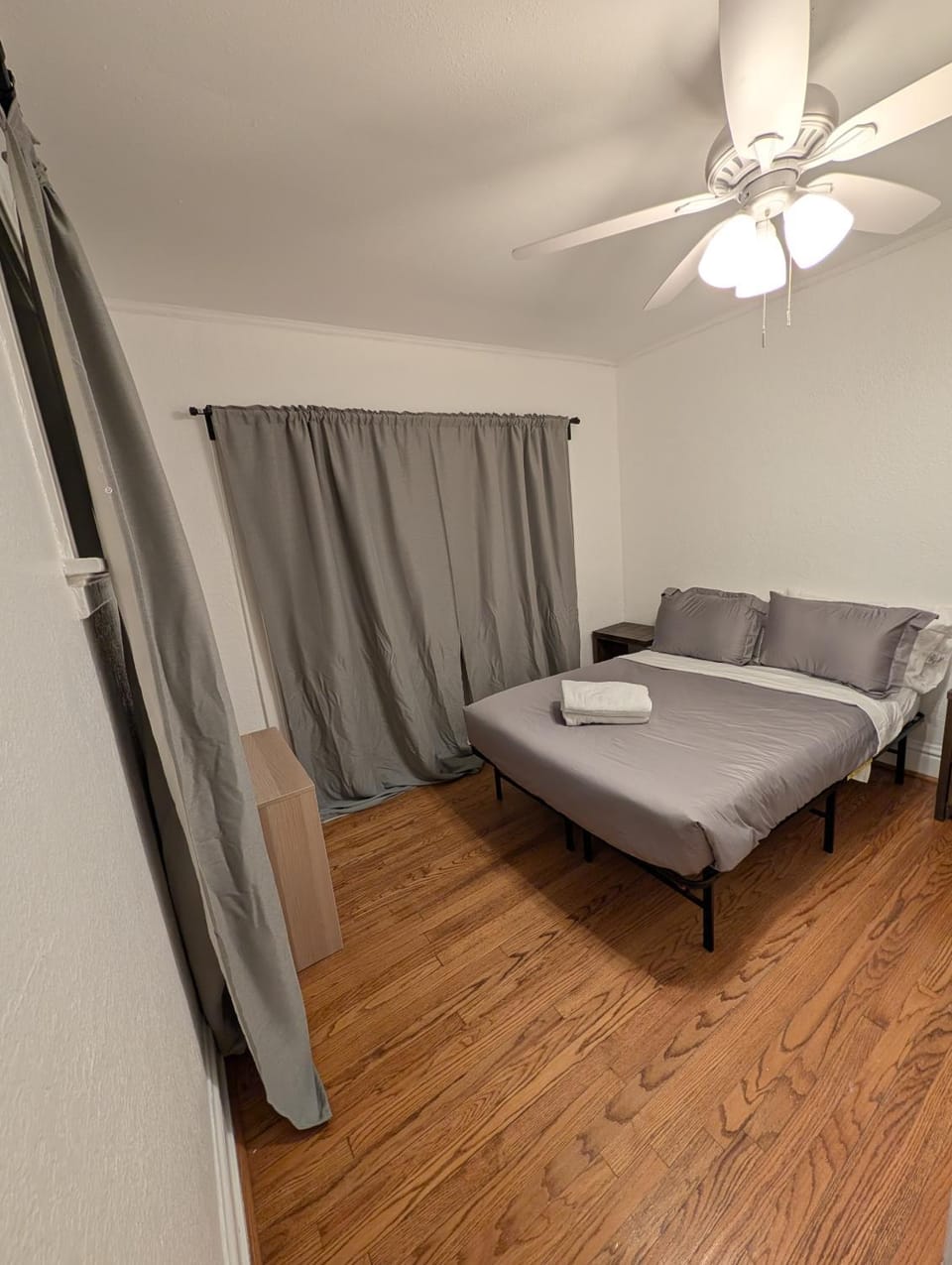 Entire Upper Floor Dual-Suite • Walk to Loop Apartment in University City