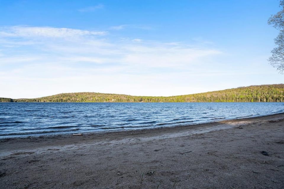 Nearby landmark, Natural landscape, Beach, Lake view