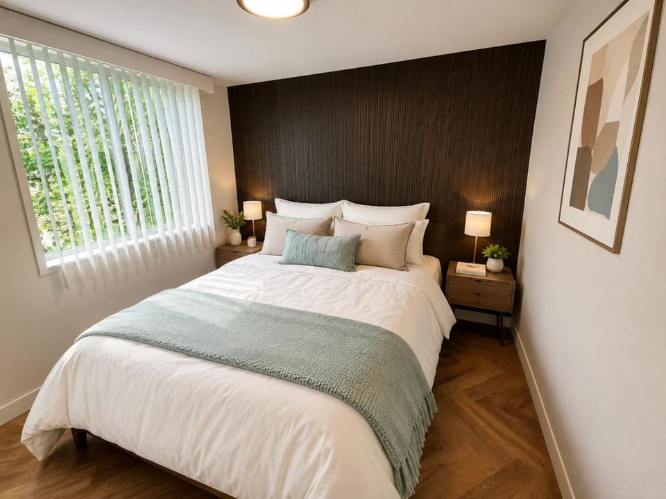 Beautiful 2BR Downtown Home Near Dining and Shops Apartment in Vancouver