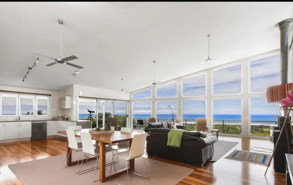 Marcail Views Lakes Entrance House in Lakes Entrance