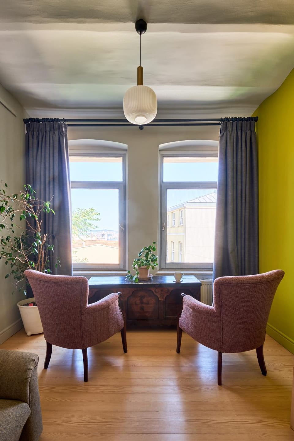 View (from property/room), Living room, Seating area, City view, Landmark view, Sea view