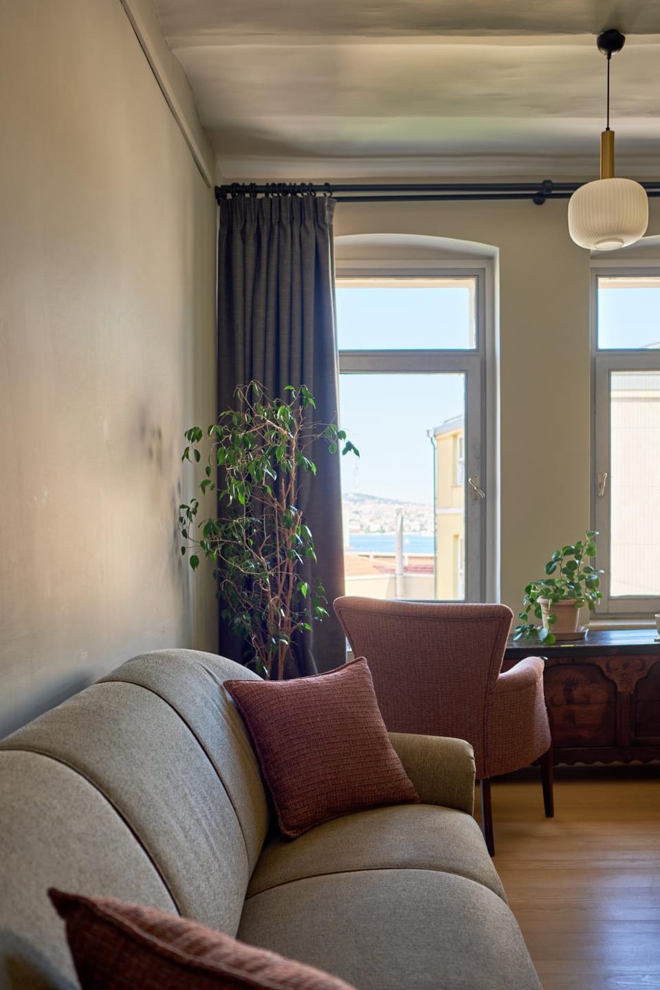 View (from property/room), Living room, Seating area, City view, Landmark view, Sea view