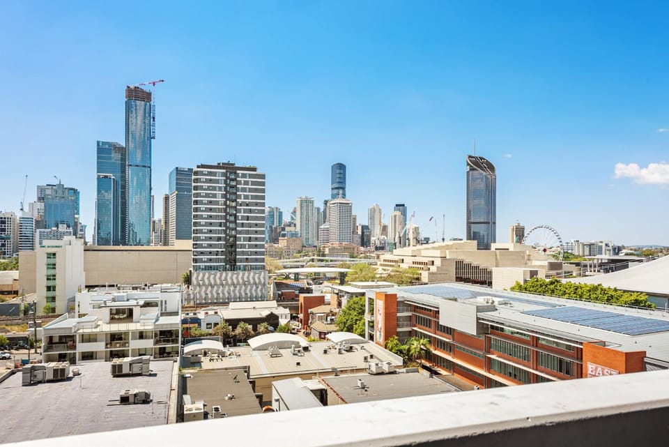 Sensational City Views and Best South Bank Location! Apartment in Brisbane City