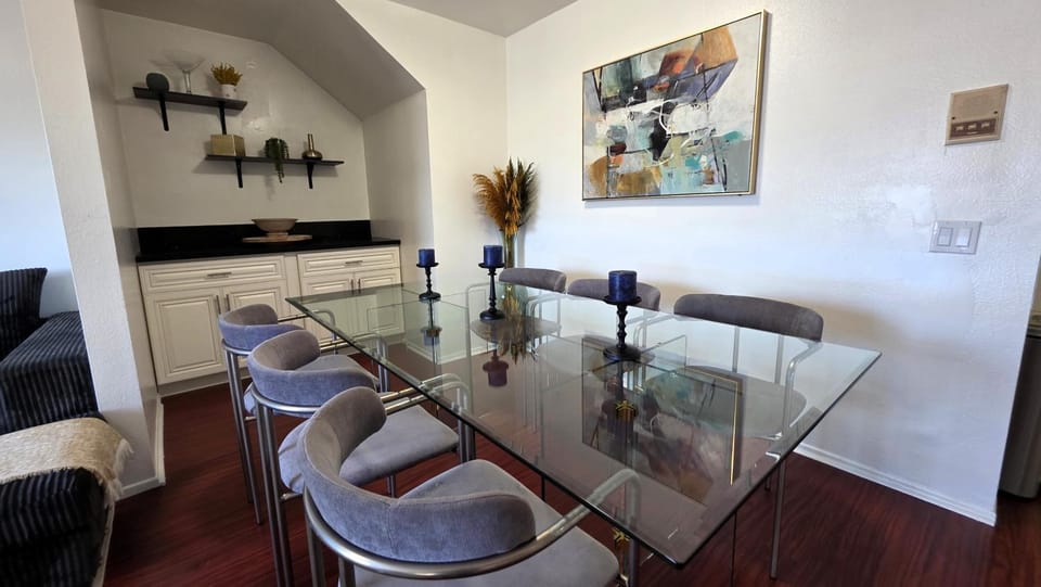 Dining area, Dinner