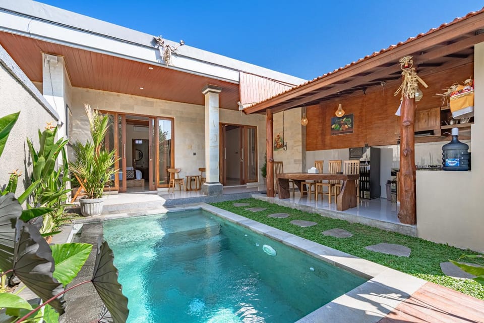 Dining area, Swimming pool