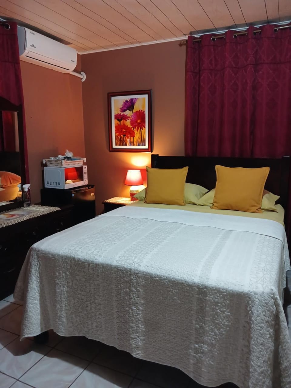 Bedroom, air conditioner