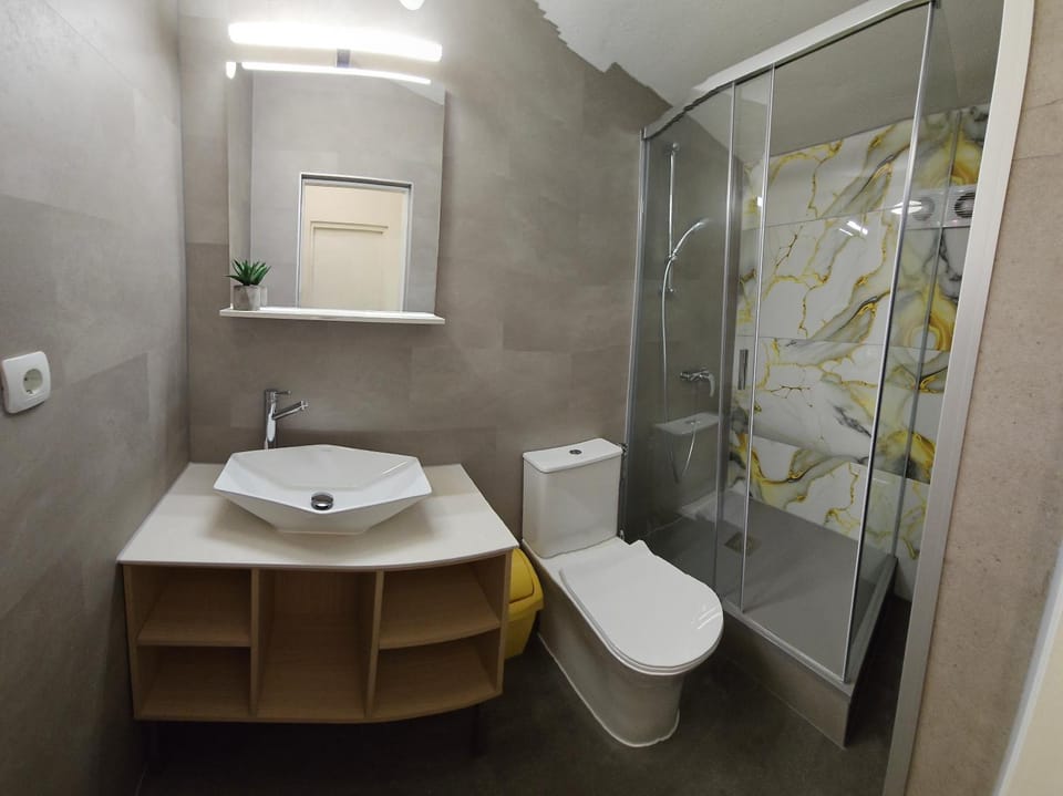 Shower, Toilet, Bathroom