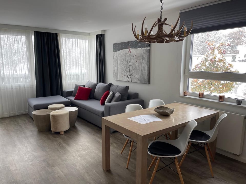 Living room, Seating area, Dining area