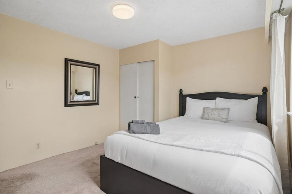 Roomy 3BR West Side Family Near UBC and Parks House in Vancouver
