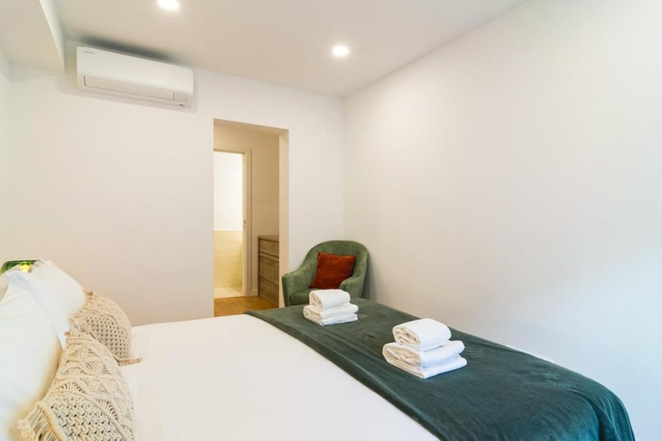 Campo de Ourique Gallery by Gonzalo's Guest Apartment in Lisbon
