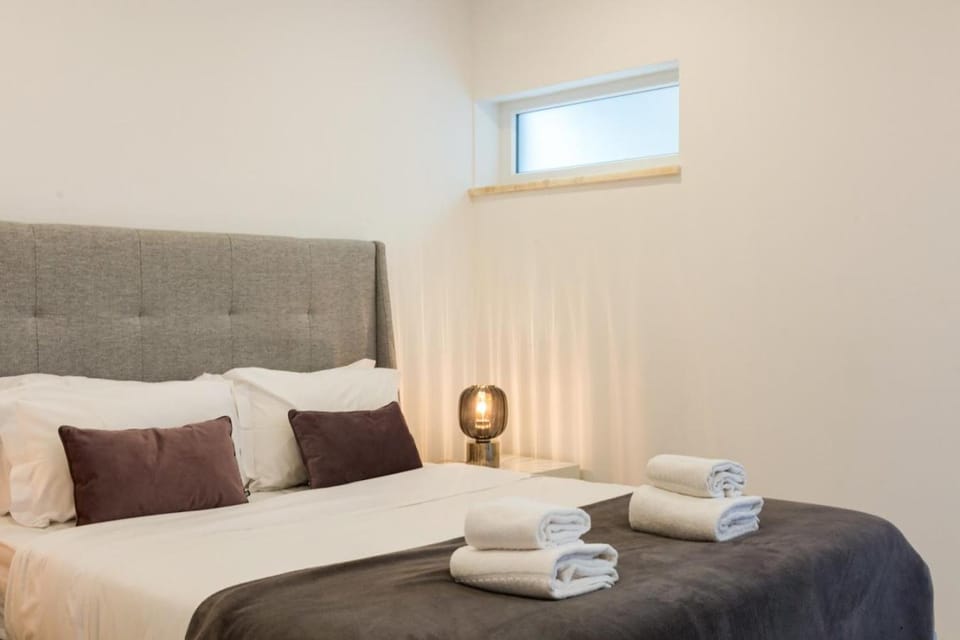 Campo de Ourique Gallery by Gonzalo's Guest Apartment in Lisbon