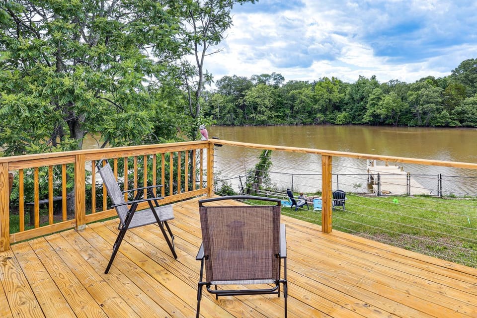 Waterfront Home on Marley Creek! House in Glen Burnie