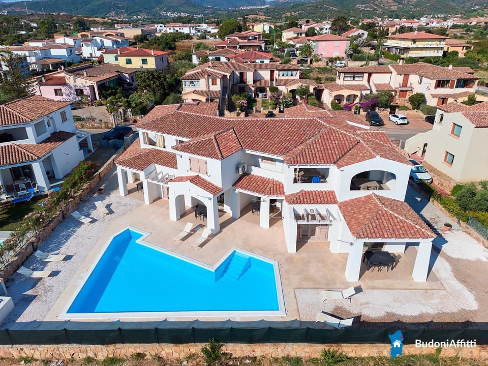 Property building, Neighbourhood, Bird's eye view