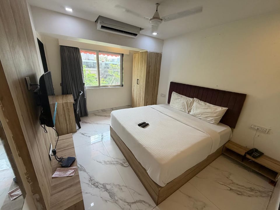 Shree NIdhi Suites Hotel in Maharashtra