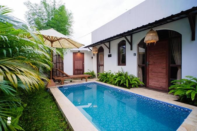 The Phalosaa Villas - Palmspring 1BR Honeymoon Pool Villa in Special Region of Yogyakarta