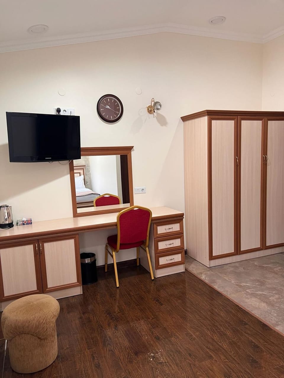 TV and multimedia, wardrobe