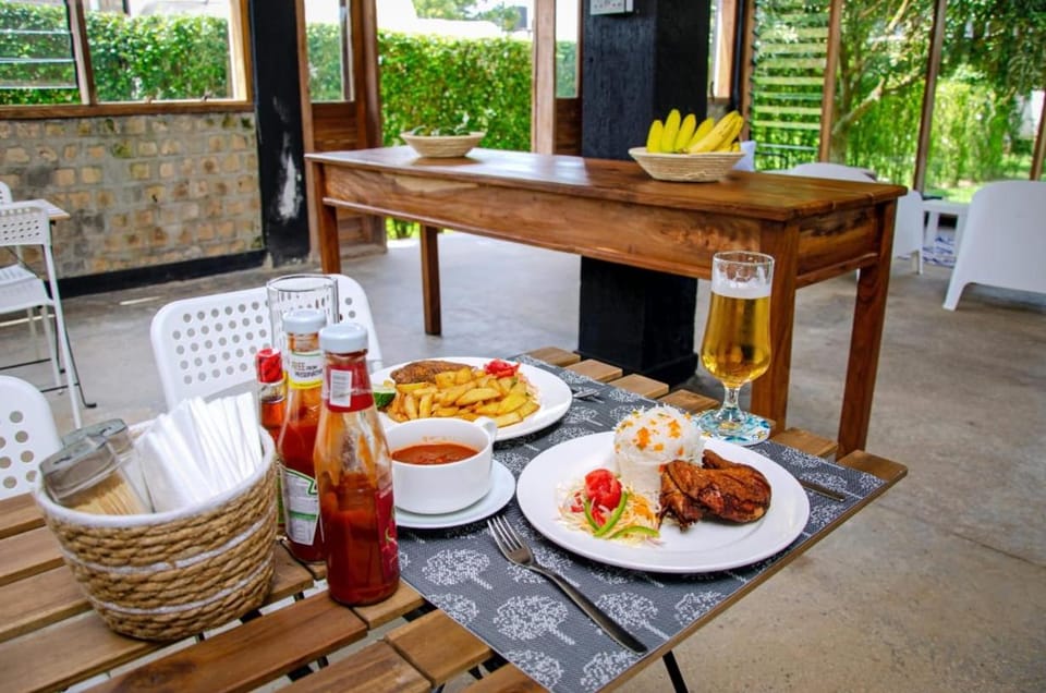 Restaurant/places to eat, Meals