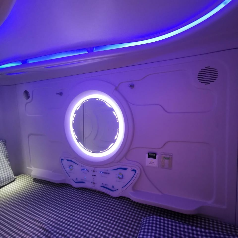 橙舍太空艙 TW Capsule Hostel Capsule hotel in Taipei City