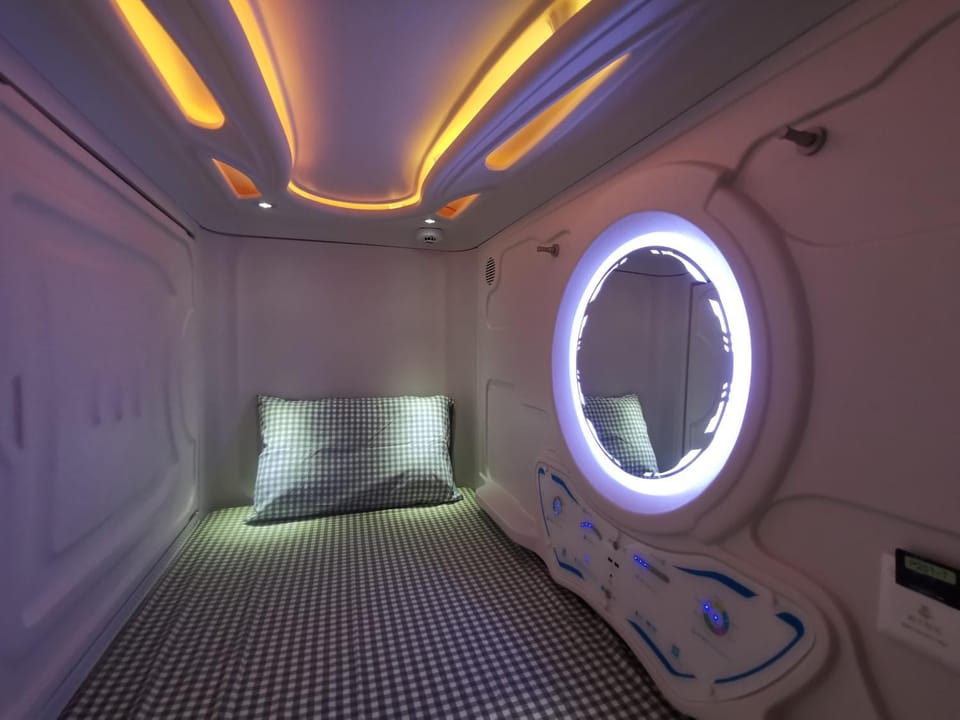 橙舍太空艙 TW Capsule Hostel Capsule hotel in Taipei City