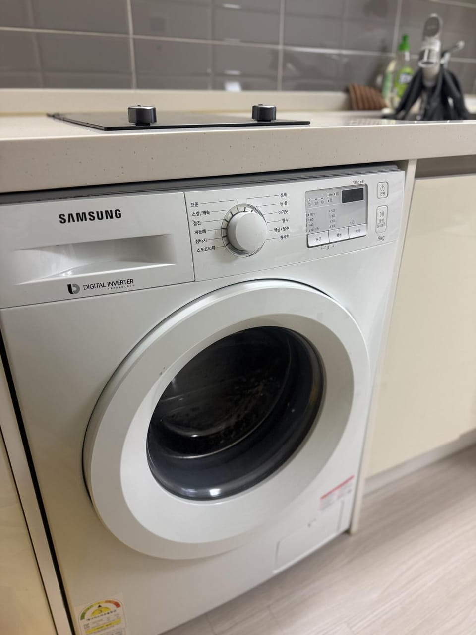 Sinnonhyeon Station, 3mins # 3127 # Gangnam Station, 5mins #K-Pop #K-Food #Seoul Apartment in Seoul