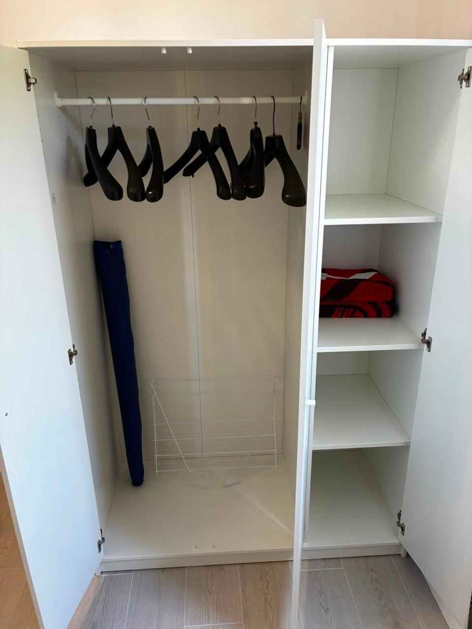 Bedroom, wardrobe