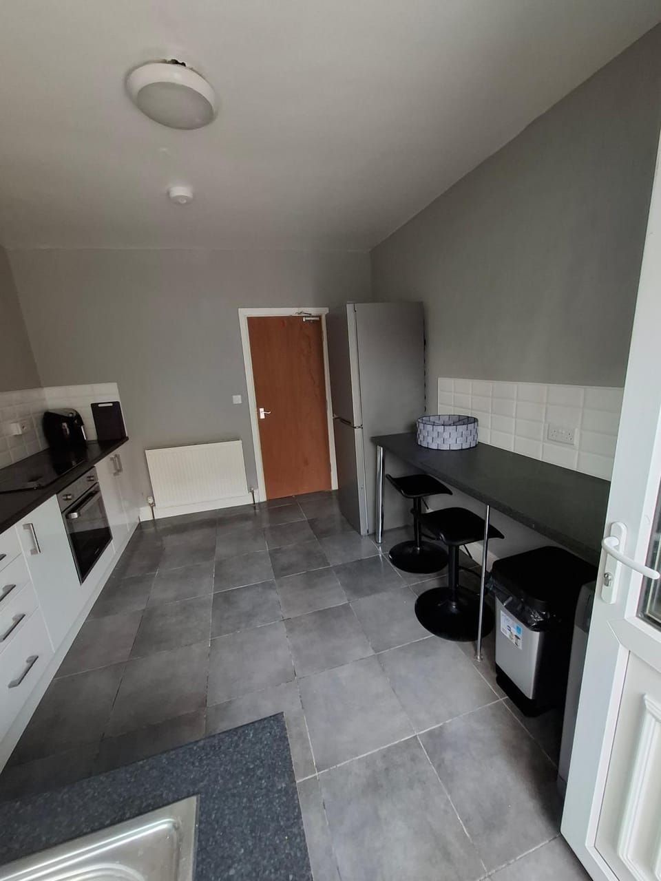 Coffee/tea facilities, Kitchen or kitchenette, Seating area, minibar, stove