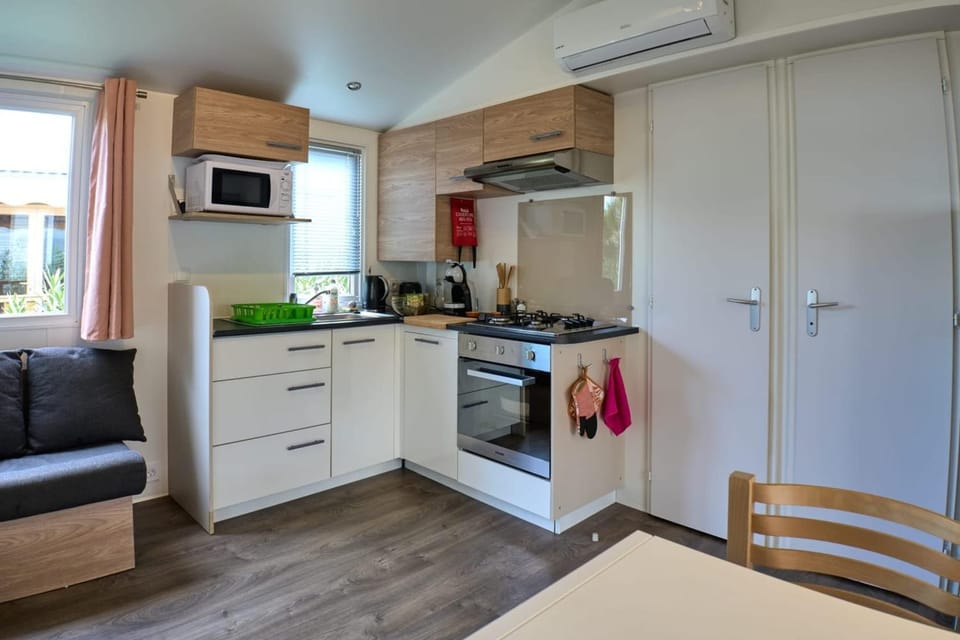 Mobil-home 3 chambres 1 SDB House in Canet-en-Roussillon