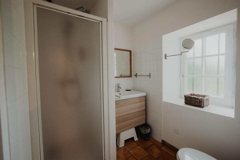 Bathroom, Living room