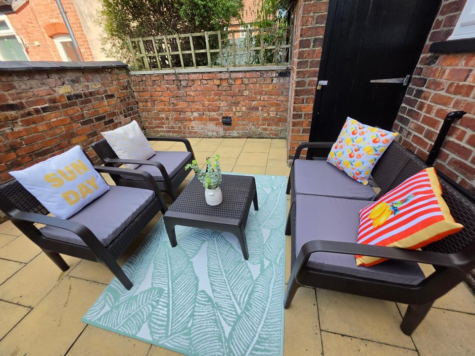 Suburban Luxe By Luxe Sleep Stays House in Manchester
