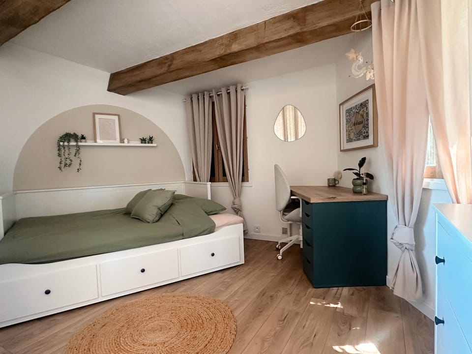 Bed, Bedroom