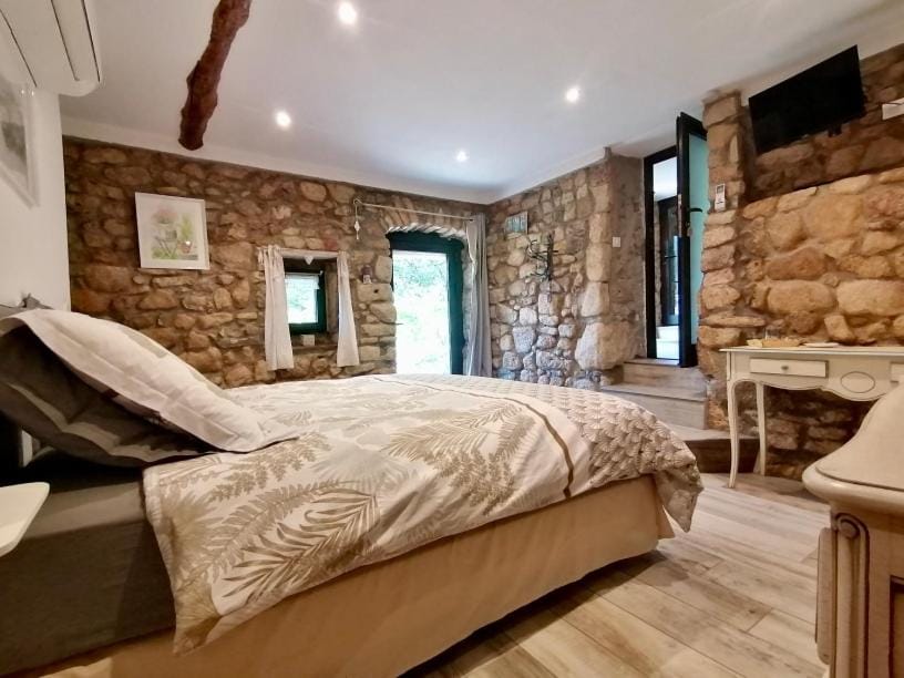 Mas de lasquiers Bed and Breakfast in Auvergne-Rhône-Alpes