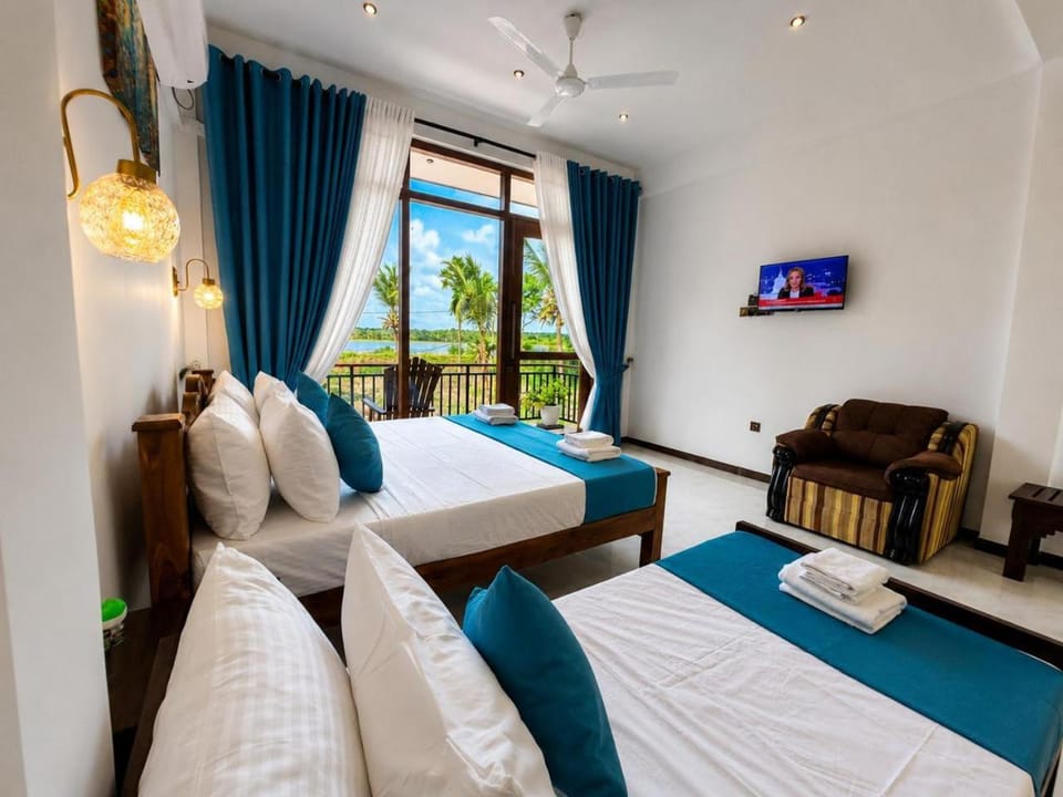 Bird Lake Resort Hotel in Sri Lanka