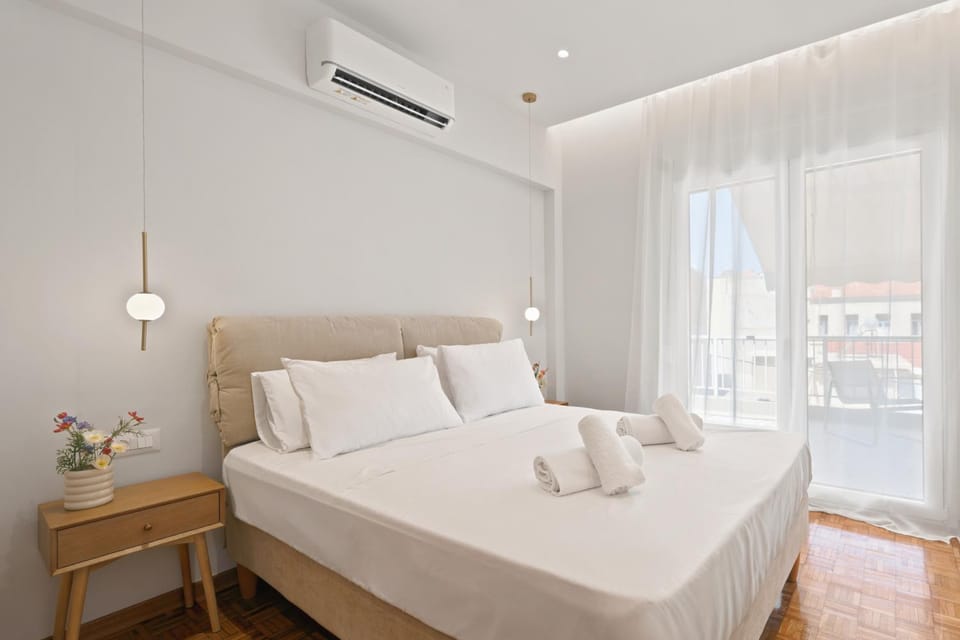 Bed, Bedroom, air conditioner