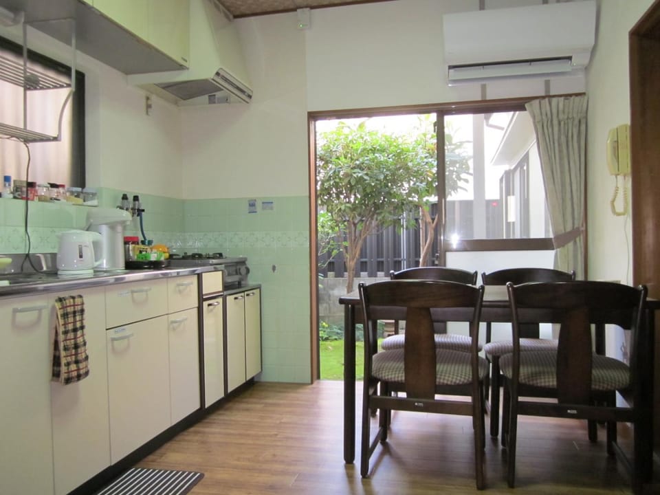 Dining area, Communal kitchen
