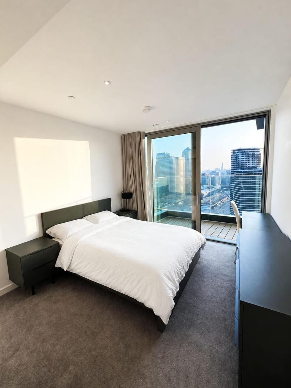 Superb High-Floor Apartment with Stunning City Views Apartment in London