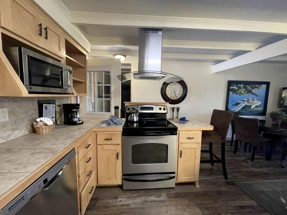 Arkansas Rest and Relaxation In Nature in this Lake Ouachita Rental House in Lake Ouachita