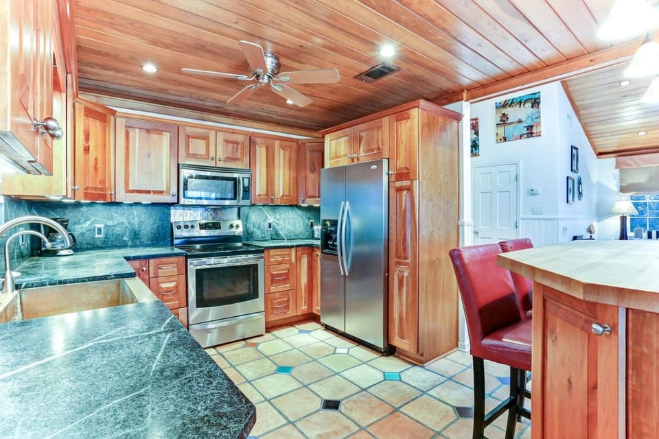 Oceanfront Cottage with Ping Pong Table Incredible for Water Sports in Fernandina Beach, Florida House in Fernandina Beach