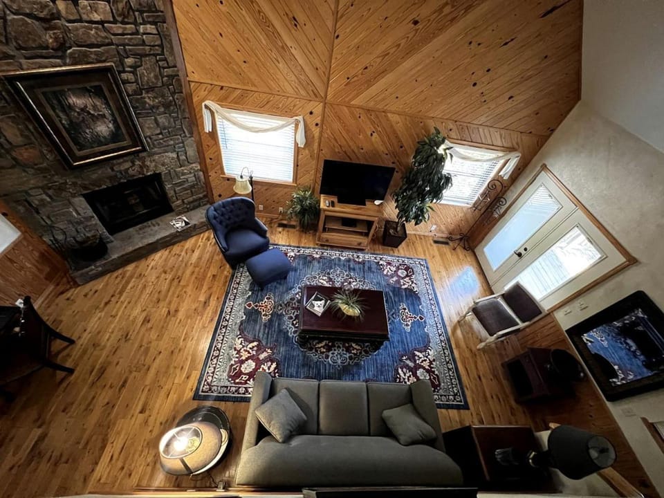 Delightful Lake Cottage with Tennis Court, Pool and Views in Mount Ida, Arkansas House in Lake Ouachita