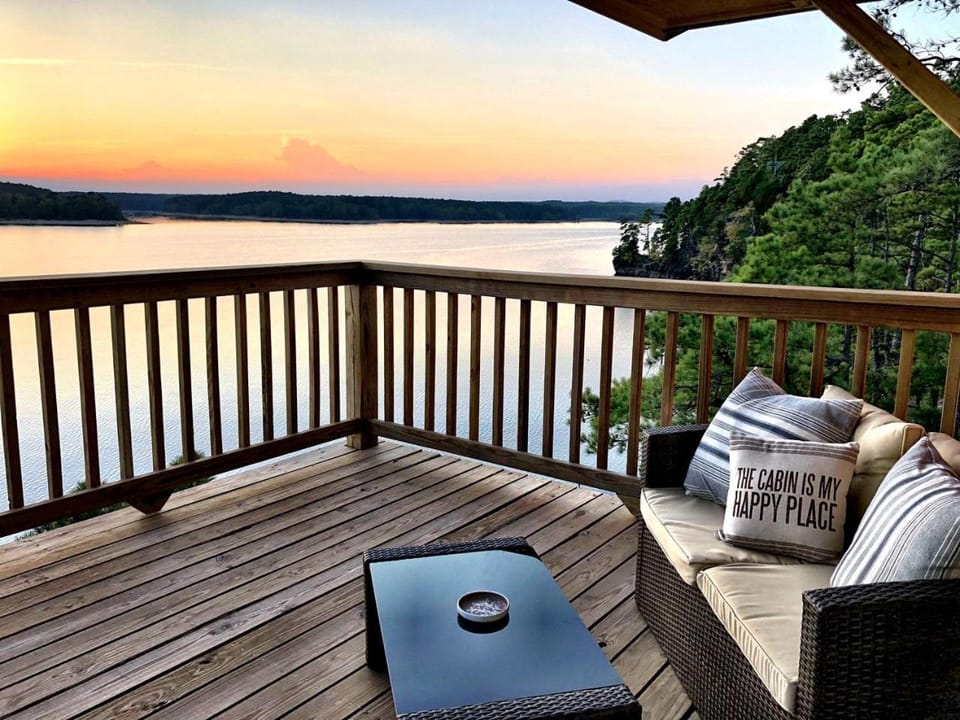 Wonderful Cabin with Hot-tub and Impressive Panoramic Views in Mount Ida, Arkansas Cabin in Lake Ouachita