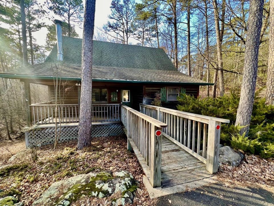 Lakefront Cottage with Spa and Pool Perfect for Outdoor Activities in Mount Ida, Arkansas House in Lake Ouachita