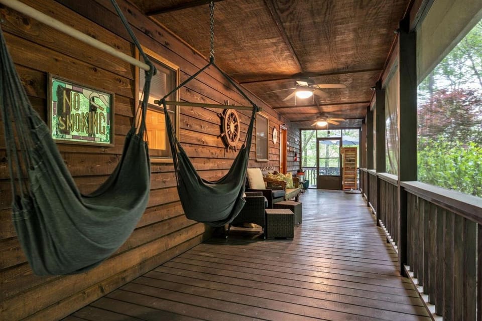 Breathtaking Wooden Cabin with Hot-tub in Murphy, North Carolina Cabin in Tennessee