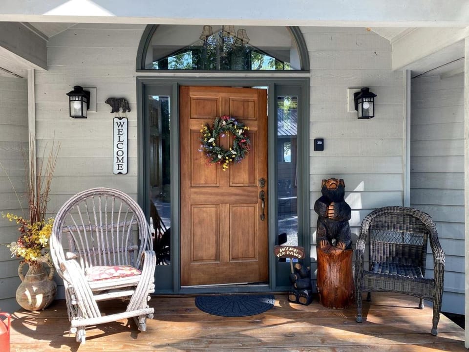 Amazing Cottage with Fire Pit and Hot-tub in Lake Santeetlah, North Carolina House in Lake Santeetlah