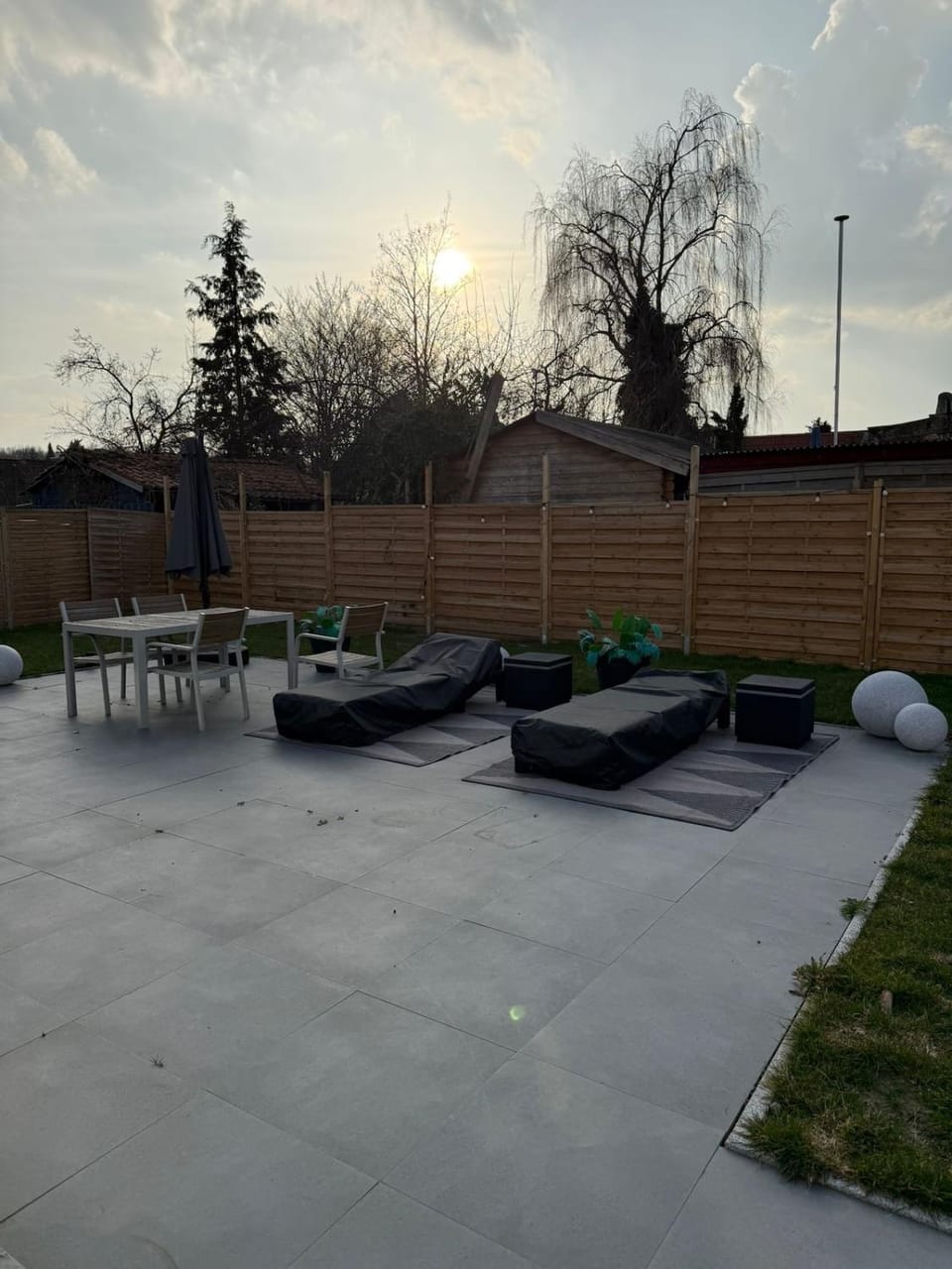 Garden, Garden, Balcony/Terrace